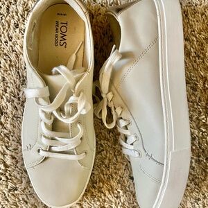 TOMS Kameron Grey Women's Off-White Leather Fashion Sneakers
